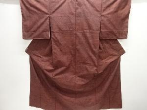 未使用品　仕立て上がり　唐草に葵模様織り出し本場泥大島紬着物(9マルキ)